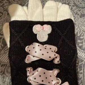 Cute worn once only Minnie Mouse adult gloves